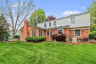 910 S Shady Hollow Cir, Bloomfield Hills, MI 48304 - Photo 37