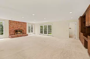 910 S Shady Hollow Cir, Bloomfield Hills, MI 48304 - Photo 11
