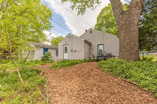 1807 Hiawatha Pl, Ann Arbor, MI 48105 - Photo 3