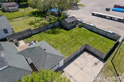 322 E Gardner Street, Sparta, MI 49345 - Photo 35