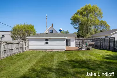 322 E Gardner Street, Sparta, MI 49345 - Photo 27