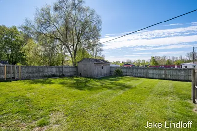 322 E Gardner Street, Sparta, MI 49345 - Photo 29
