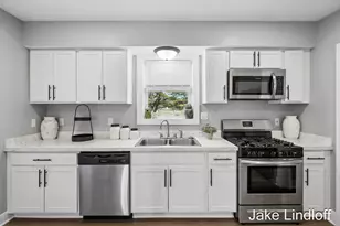 322 E Gardner St, Sparta, MI 49345 - Photo 17