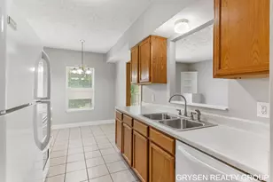 5752 E Town Dr, Hudsonville, MI 49426 - Photo 7