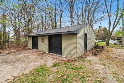 811 N Washington Avenue, Ludington, MI 49431 - Photo 11