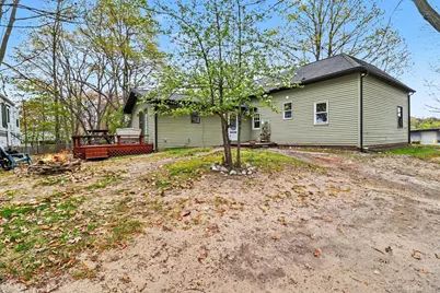 811 N Washington Avenue, Ludington, MI 49431 - Photo 9