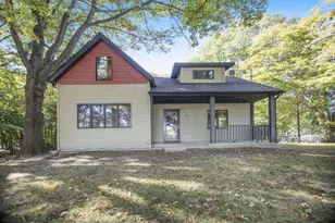 811 N Washington Ave, Ludington, MI 49431 - Photo 5