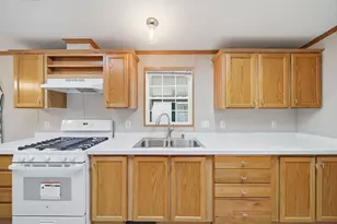704 Hidden River Dr, Adrian, MI 49221 - Photo 9