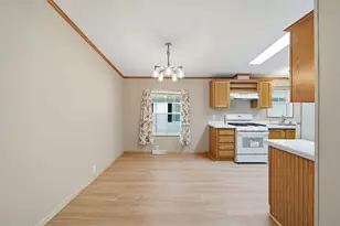 704 Hidden River Dr, Adrian, MI 49221 - Photo 7