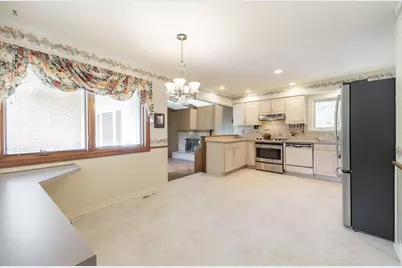 8480 Hampton, Grosse Ile, MI 48138 - Photo 9