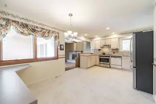 8480 Hampton, Grosse Ile, MI 48138 - Photo 9