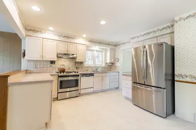 8480 Hampton, Grosse Ile, MI 48138 - Photo 11