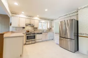 8480 Hampton, Grosse Ile, MI 48138 - Photo 11