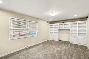 1187 Merry Brook St, Kalamazoo, MI 49048 - Photo 9