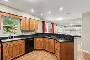 1187 Merry Brook St, Kalamazoo, MI 49048 - Photo 5