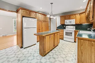 204 N Fruitport Rd, Spring Lake, MI 49456 - Photo 5