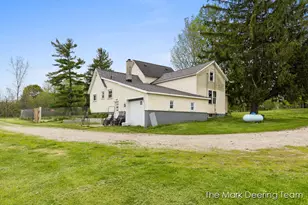2090 N Shaytown Rd, Vermontville, MI 49096 - Photo 7