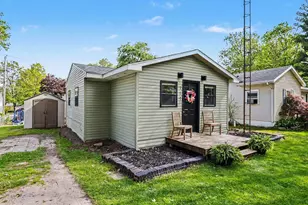 714 Polis St, Buchanan, MI 49107 - Photo 3