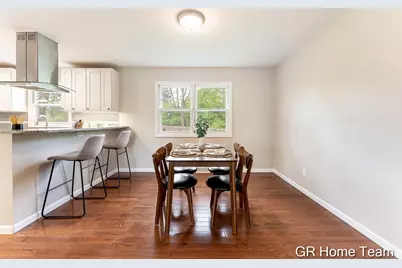 2336 Elliott Street SE, Grand Rapids, MI 49506 - Photo 9