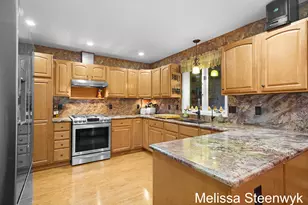 2740 Hittle Creek Dr, Fruitport, MI 49415 - Photo 13