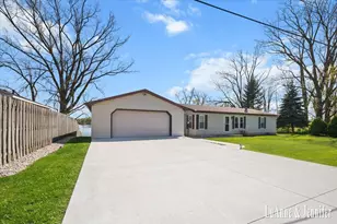 10260 Swem St NE, Rockford, MI 49341 - Photo 5