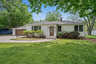 10504 Mary Ann St, Zeeland, MI 49464 - Photo 3