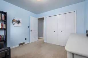 2458 Milverton Rd, Troy, MI 48083 - Photo 19