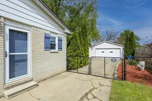 2458 Milverton Rd, Troy, MI 48083 - Photo 25