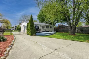 2458 Milverton Rd, Troy, MI 48083 - Photo 27