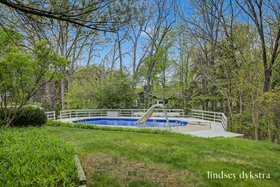 2814 Burrwick Drive SE, Grand Rapids, MI 49546 - Photo 71
