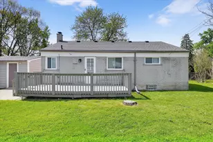 23870 Beacon Dr, Farmington, MI 48336 - Photo 37