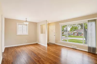 23870 Beacon Drive, Farmington, MI 48336 - Photo 7
