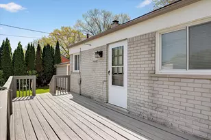 23870 Beacon Dr, Farmington, MI 48336 - Photo 39