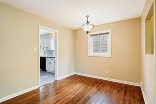 23870 Beacon Dr, Farmington, MI 48336 - Photo 9
