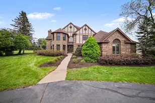 5688 Overbrook Ct, Ann Arbor, MI 48105 - Photo 3