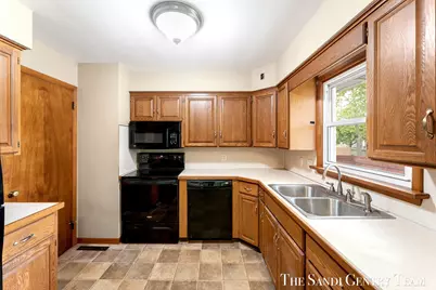1230 Marion Avenue, Grand Haven, MI 49417 - Photo 9