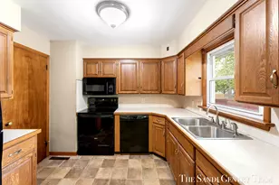 1230 Marion Ave, Grand Haven, MI 49417 - Photo 9