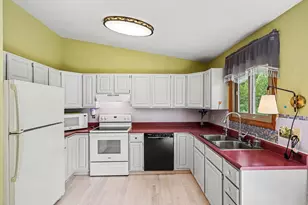 8249 Kimble Dr, Pinckney, MI 48169 - Photo 7
