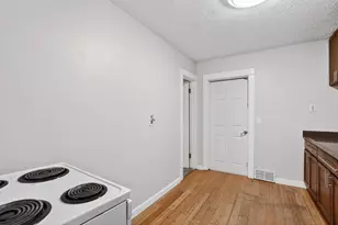 2533 S Washington Ave, Lansing, MI 48910 - Photo 13