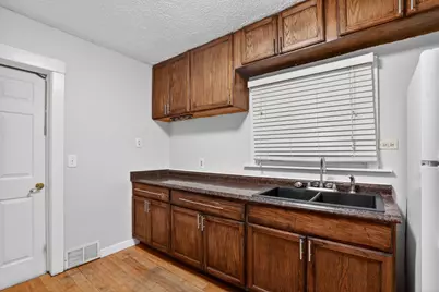 2533 S Washington Avenue, Lansing, MI 48910 - Photo 11