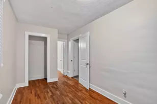 2533 S Washington Ave, Lansing, MI 48910 - Photo 17