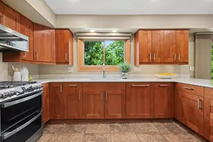 17107 Maple Hill Dr, Northville, MI 48168 - Photo 11