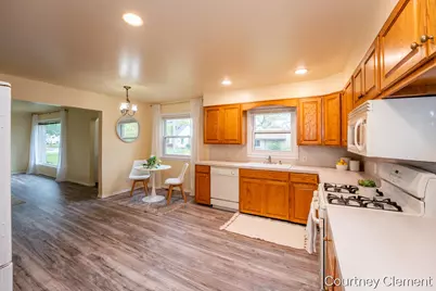 2565 Cherrywood Court SW, Wyoming, MI 49519 - Photo 9