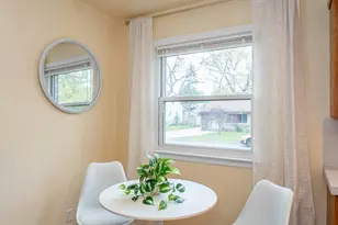 2565 Cherrywood Ct SW, Wyoming, MI 49519 - Photo 7