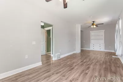 408 Van Raalte Avenue, Holland, MI 49423 - Photo 17