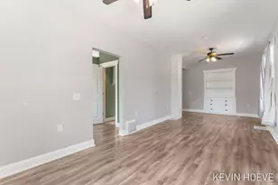 408 Van Raalte Ave, Holland, MI 49423 - Photo 17