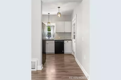 408 Van Raalte Avenue, Holland, MI 49423 - Photo 23