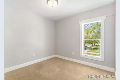 408 Van Raalte Avenue, Holland, MI 49423 - Photo 33