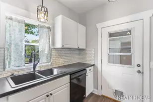 408 Van Raalte Ave, Holland, MI 49423 - Photo 27