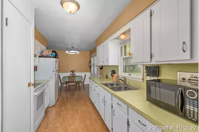 949 Diane Street SE, Kentwood, MI 49508 - Photo 9